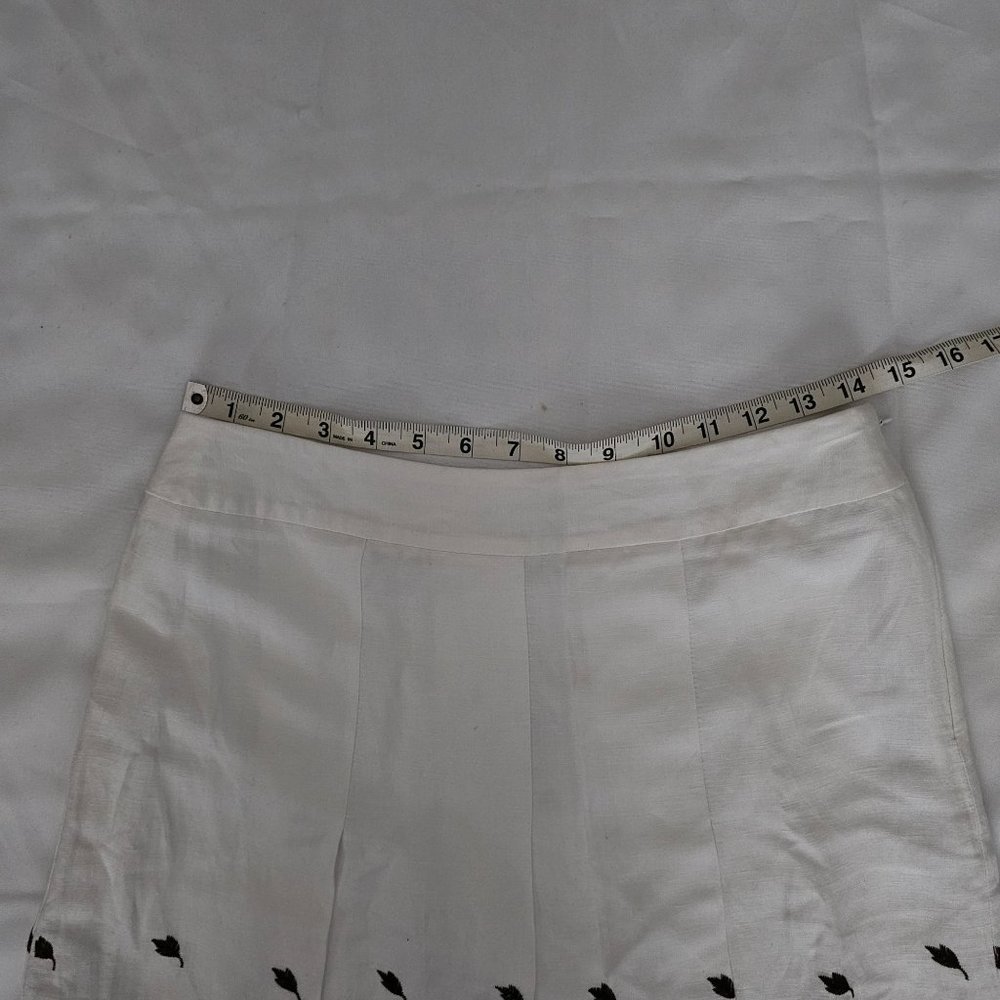 Ann Taylor Women's White/Black Floral Embroidered Pleated A-Line Skirt Size‎ 4 - Picture 9 of 11